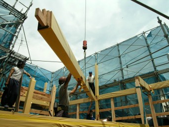 木組みの家「高円寺の家」建方です