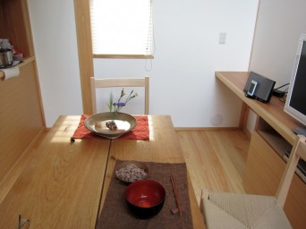 木組みの家「高円寺の家」食事室のあかり