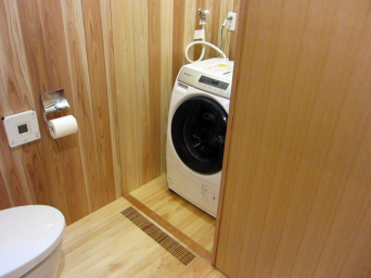 木組みの家「高円寺の家」洗濯機置き場