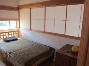 140403「木組の家に住んで」寝室閉